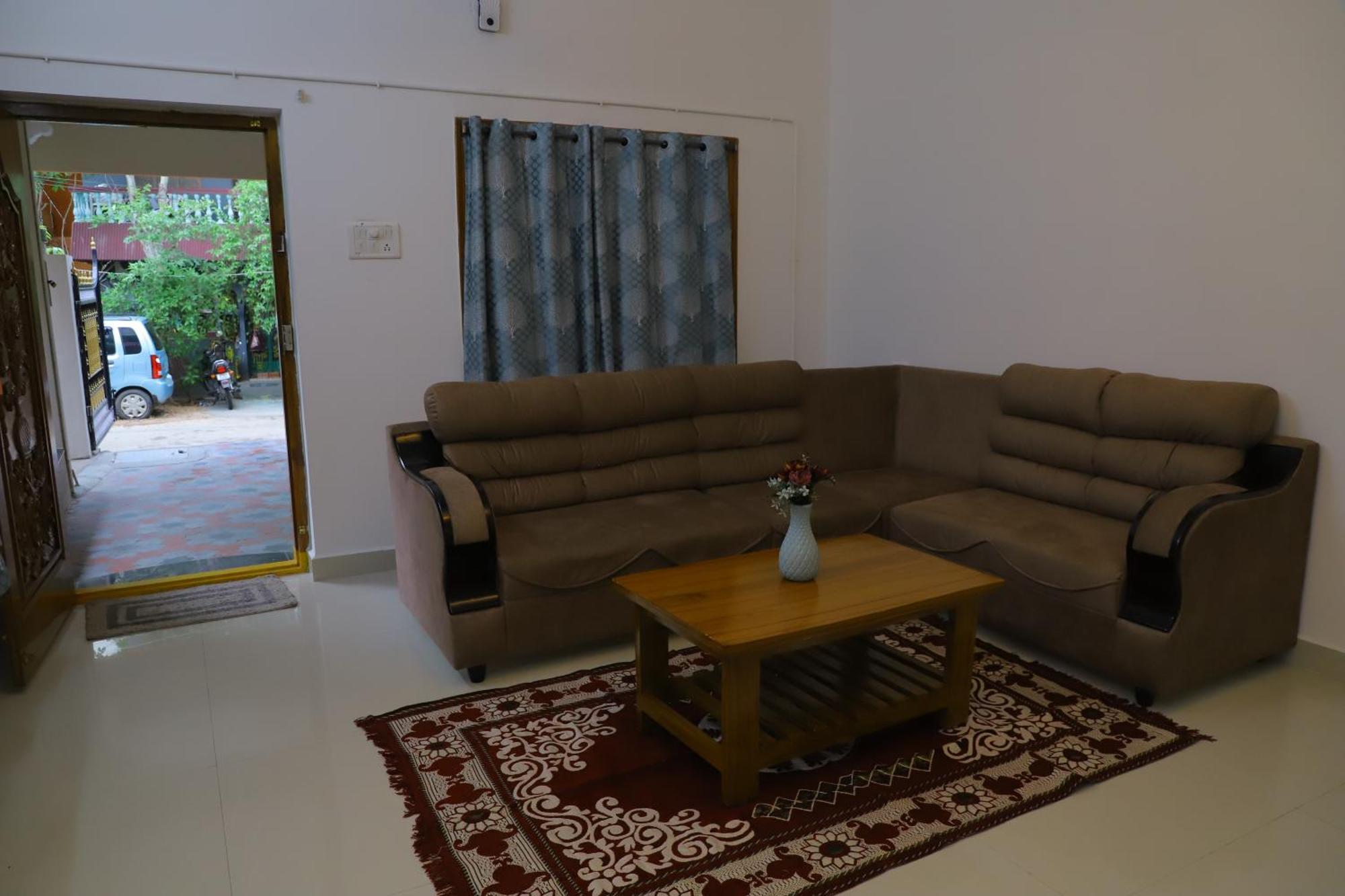 Nanda Mohan Homestay- Luxuries Ac Apartment Close To Alipiri Foothills-Kapila Teertham And Iskcon Temple Tirupati Esterno foto